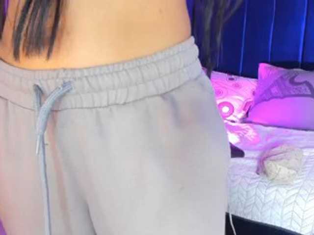 Eimy-saenzx live cam on BongaCams