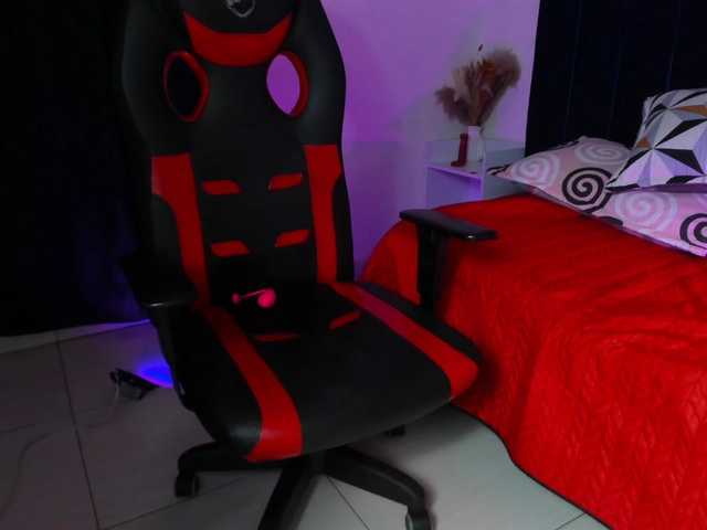 Eimy-saenzx live cam on BongaCams