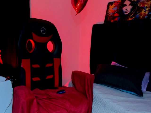 Eimy-saenzx live cam on BongaCams