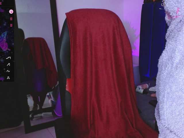 Eimy-saenzx live cam on BongaCams