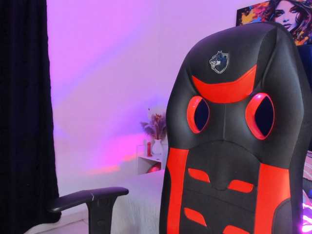 Eimy-saenzx live cam on BongaCams