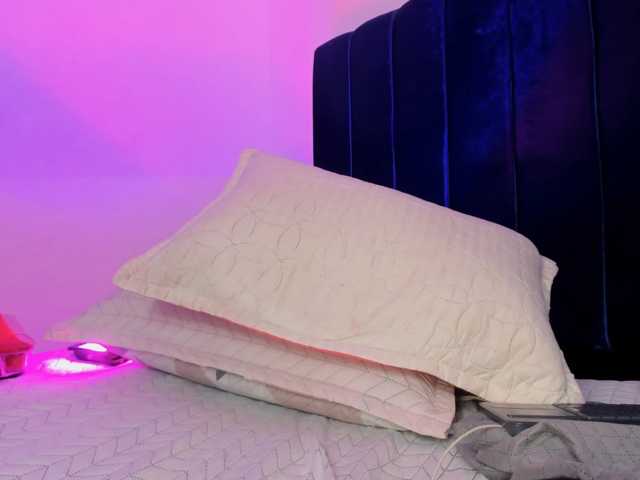 Eimy-saenzx live cam on BongaCams