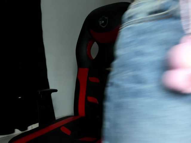 Eimy-saenzx live cam on BongaCams