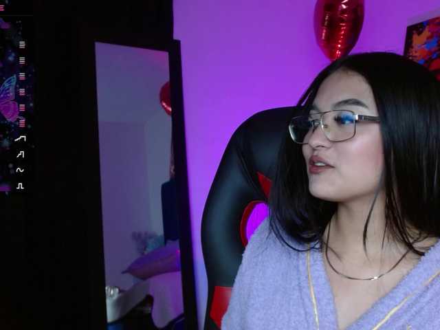 Eimy-saenzx live cam on BongaCams