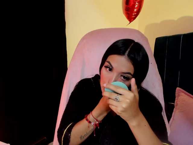 Eimy-saenzx live cam on BongaCams