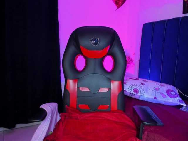 Eimy-saenzx live cam on BongaCams
