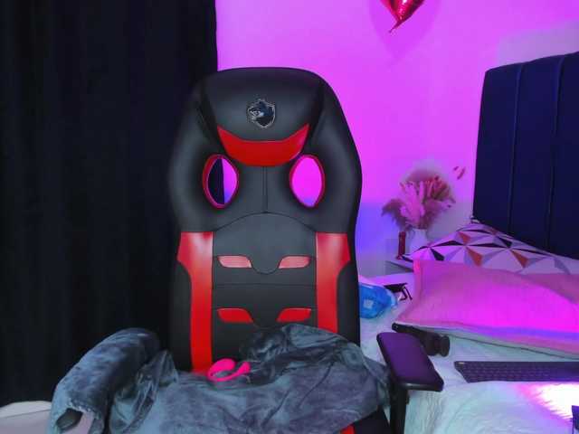 Eimy-saenzx live cam on BongaCams