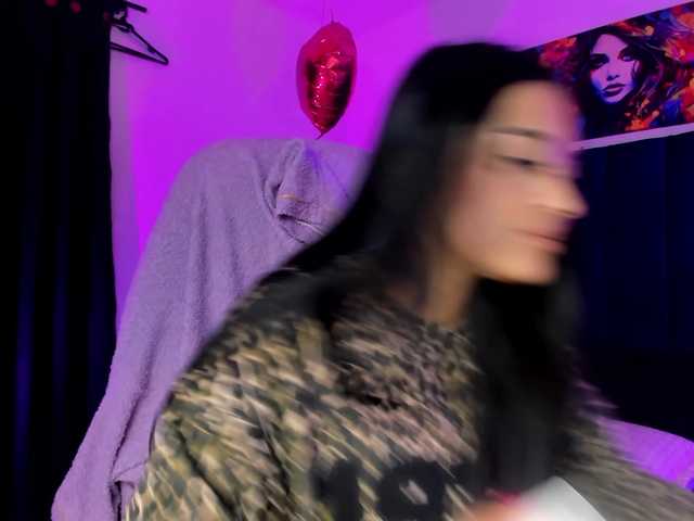 Eimy-saenzx live cam on BongaCams