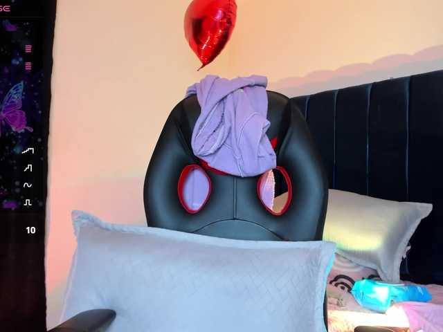 Eimy-saenzx live cam on BongaCams