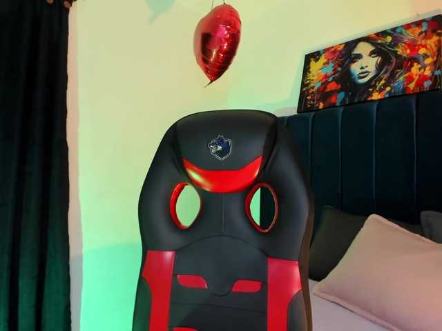 Eimy-saenzx live cam on BongaCams