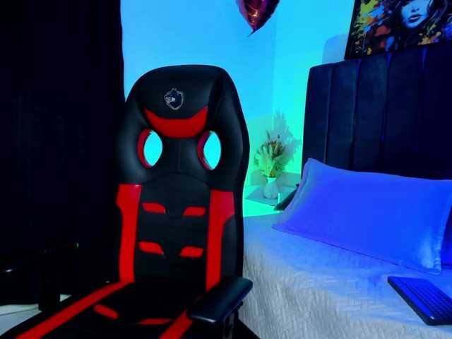 Eimy-saenzx live cam on BongaCams