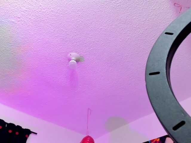 Eimy-saenzx live cam on BongaCams