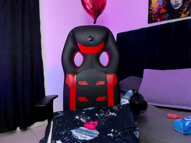 Eimy-saenzx live cam on BongaCams