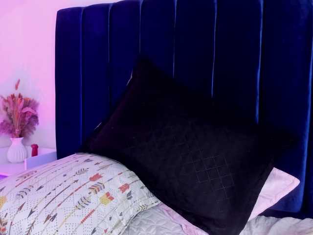 Eimy-saenzx live cam on BongaCams