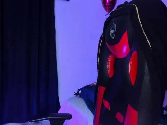 Eimy-saenzx live cam on BongaCams