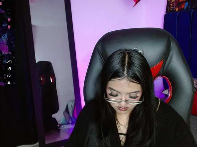 Eimy-saenzx live cam on BongaCams