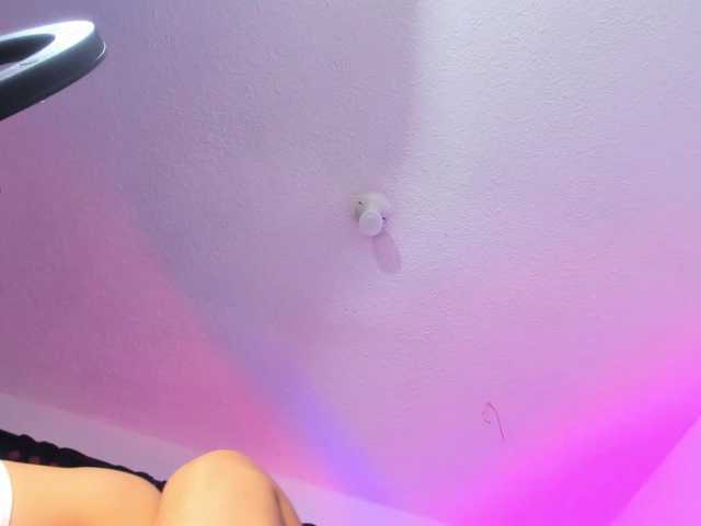 Eimy-saenzx live cam on BongaCams