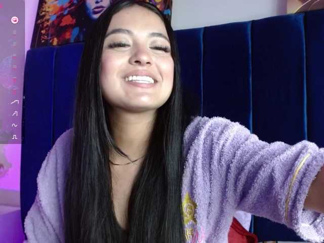 Eimy-saenzx live cam on BongaCams