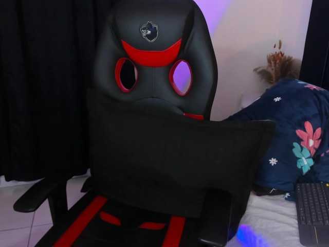 Eimy-saenzx live cam on BongaCams