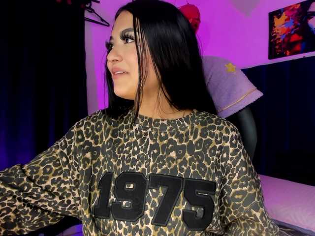Eimy-saenzx live cam on BongaCams