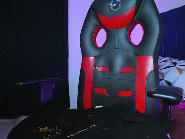 Eimy-saenzx live cam on BongaCams