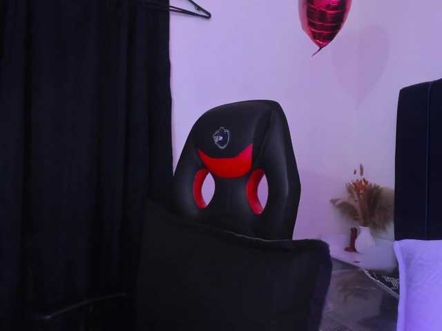 Eimy-saenzx live cam on BongaCams