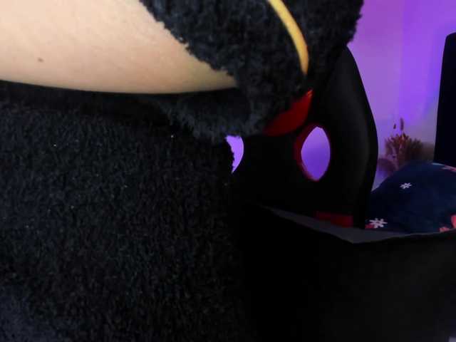 Eimy-saenzx live cam on BongaCams