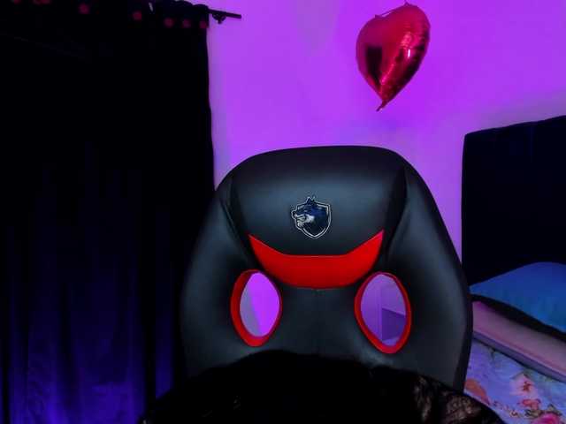 Eimy-saenzx live cam on BongaCams