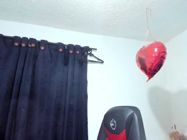 Eimy-saenzx live cam on BongaCams
