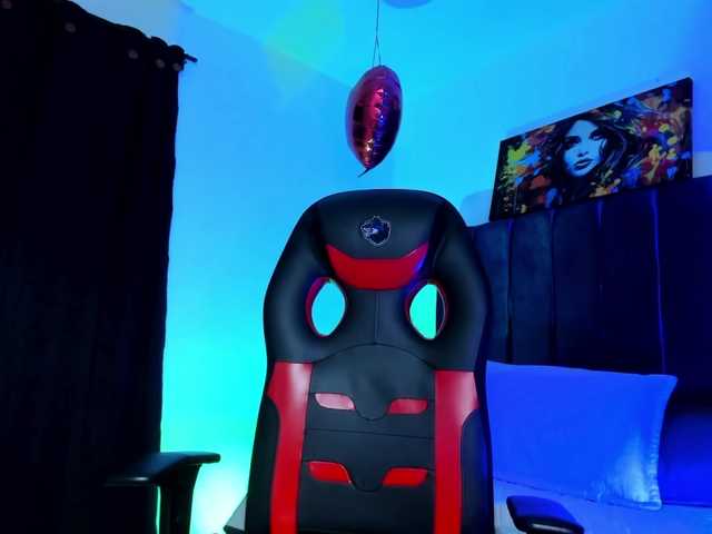 Eimy-saenzx live cam on BongaCams