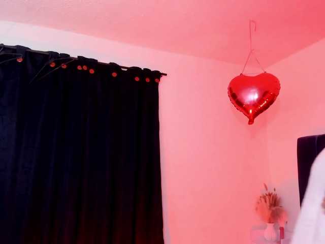 Eimy-saenzx live cam on BongaCams