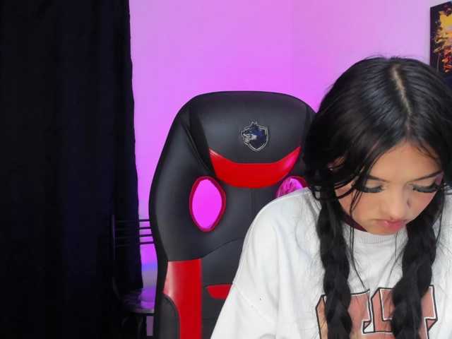 Eimy-saenzx live cam on BongaCams