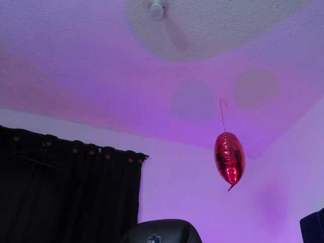 Eimy-saenzx live cam on BongaCams