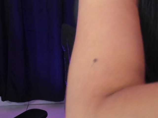 Eimy-saenzx live cam on BongaCams