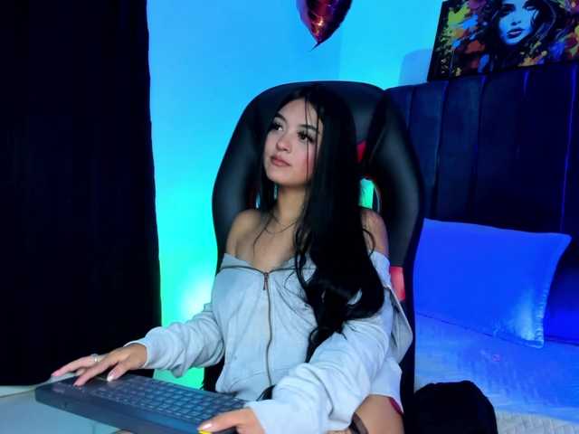 Eimy-saenzx live cam on BongaCams