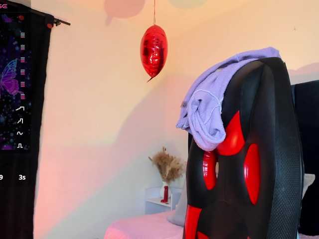 Eimy-saenzx live cam on BongaCams