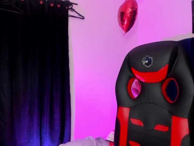 Eimy-saenzx live cam on BongaCams