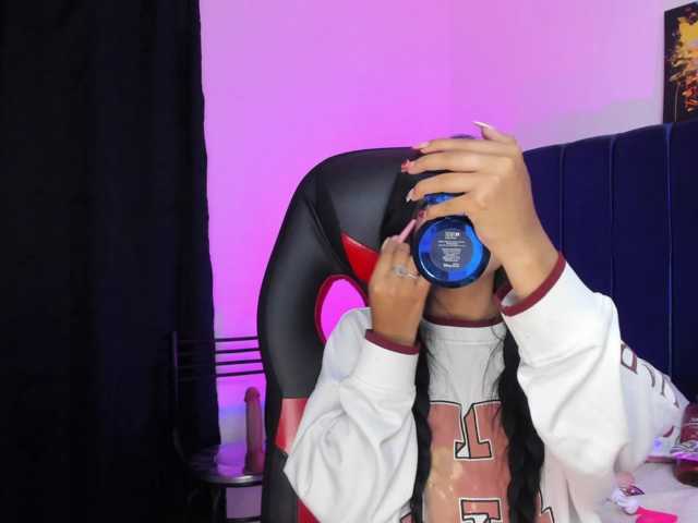 Eimy-saenzx live cam on BongaCams