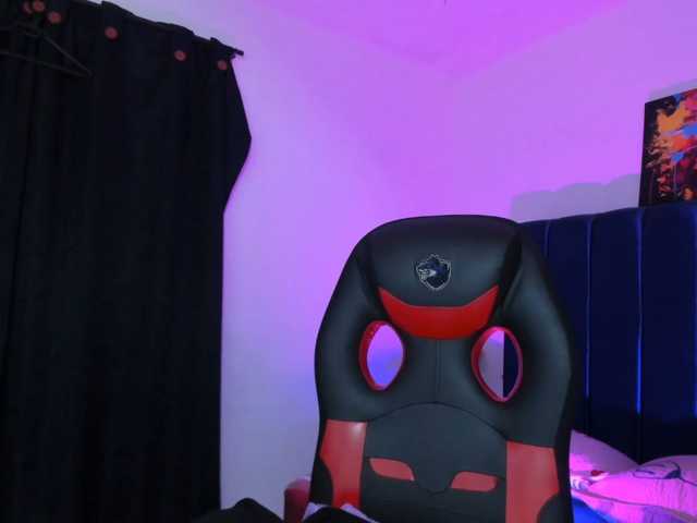 Eimy-saenzx live cam on BongaCams