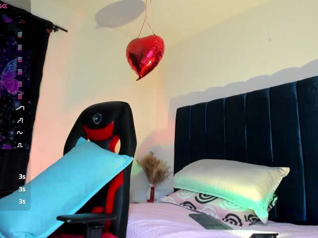 Eimy-saenzx live cam on BongaCams