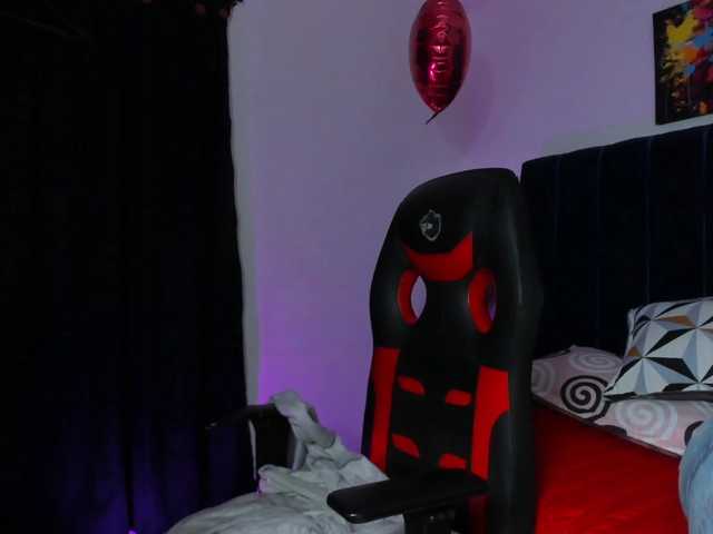Eimy-saenzx live cam on BongaCams