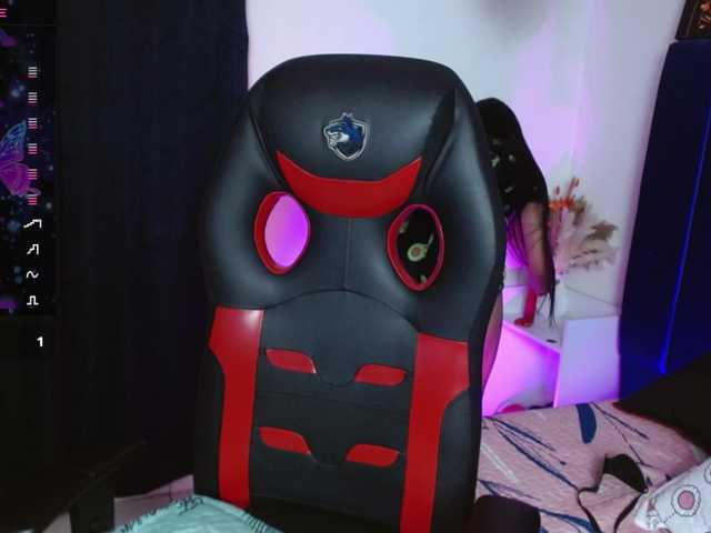 Eimy-saenzx live cam on BongaCams