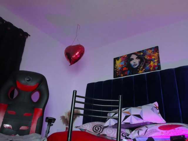 Eimy-saenzx live cam on BongaCams