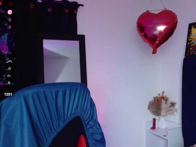 Eimy-saenzx live cam on BongaCams