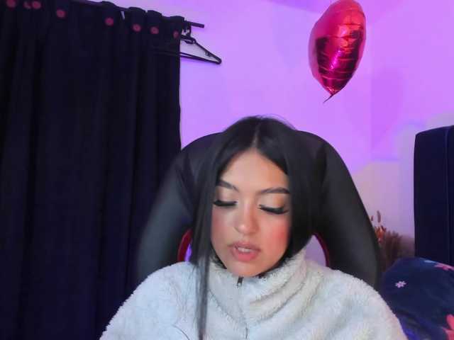 Eimy-saenzx live cam on BongaCams