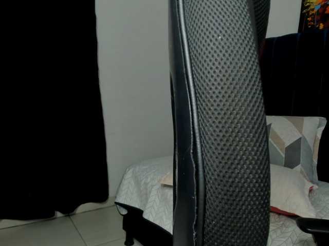 Eimy-saenzx live cam on BongaCams