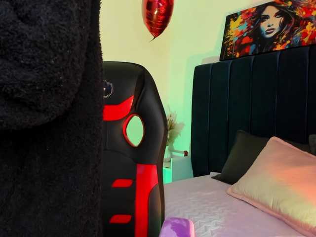 Eimy-saenzx live cam on BongaCams