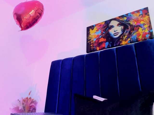 Eimy-saenzx live cam on BongaCams