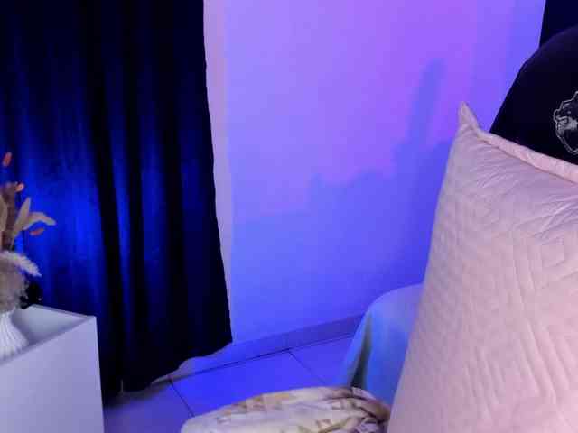 Eimy-saenzx webcam
