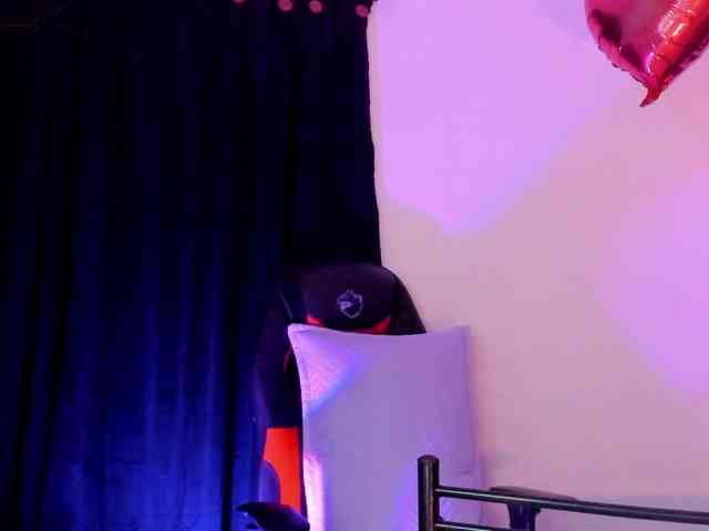 Eimy-saenzx webcam